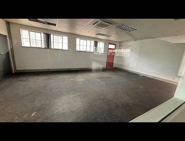 BUSINESS PROPERTY TO RENT IN PAARDEN EILAND